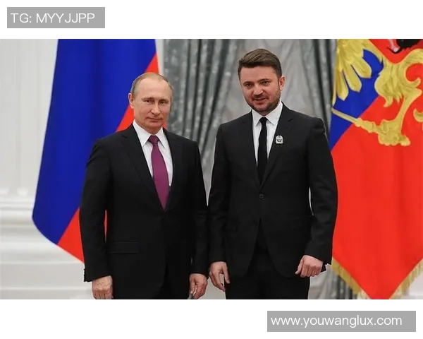 普京亲自为足球明星颁奖展现体育精神与国家荣誉的完美结合